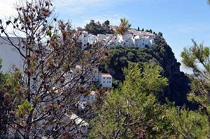 616- Casares